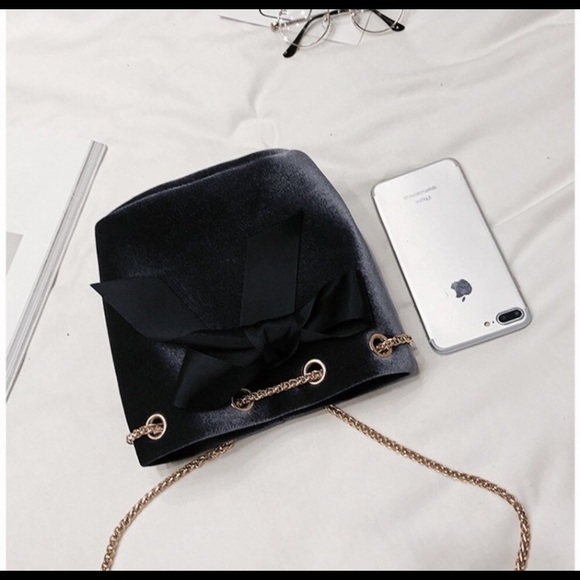 Black Velvet Bucket Bag Purse Tote Handbag - Picture 3 of 6